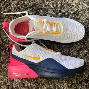 Women’s Nike Airs 7.5